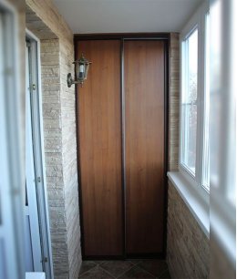 Двери для встроенного шкафа на балкон