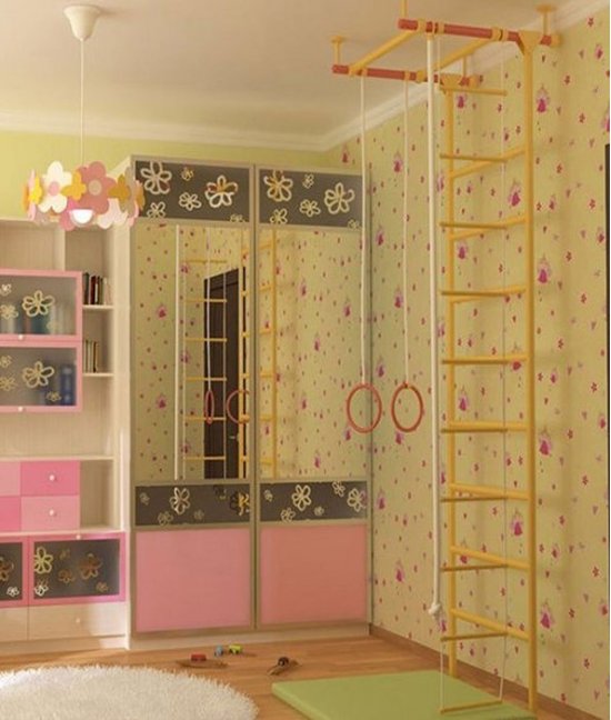Шкаф купе в детскую комнату для девочки