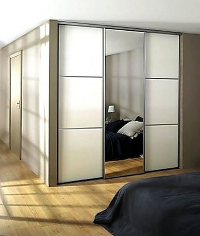 Встроенный шкаф купе в спальню белый по индивидуальным размерам в Брянске